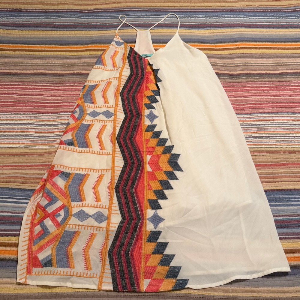 Karlie White Embroidered Tribal Geometric‎ Racerback Mini Dress Small BD7653B